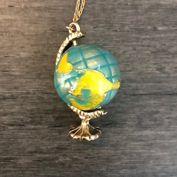 Modcloth World You Rather? Pendant Necklace - Picture 3 of 7